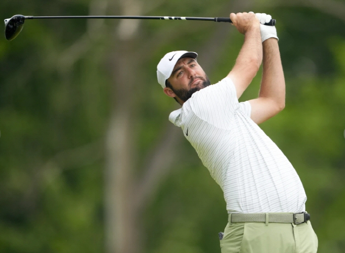 "가장 쉽지 않은 건 꾸준함" 스스로를 칭찬한 최고 골퍼, 타이거 우즈와…