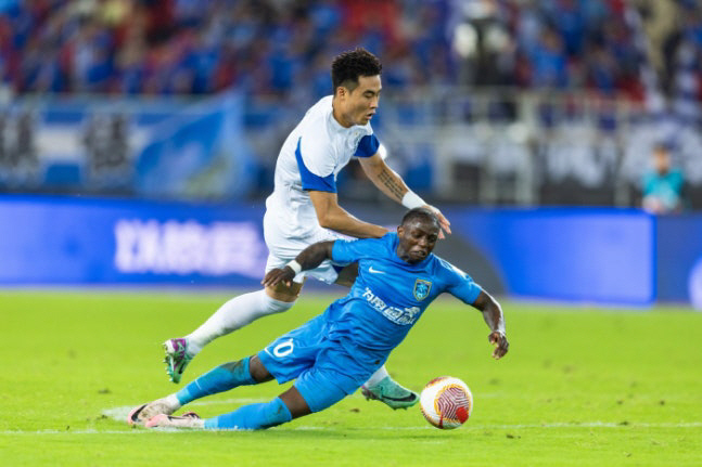 '겨울 이적 시장 들썩' 국가대표 출신 수비수 박지수, 中 우한 계약 만…