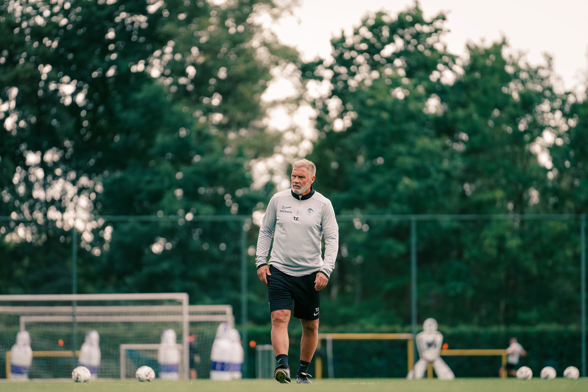 [공식발표]오현규 초비상! 손흥민 키운 '친한파' 감독 경질→팀 내 입지…