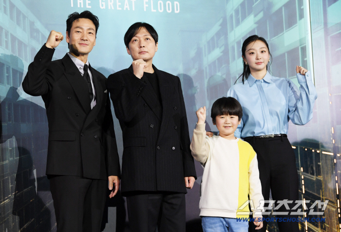 [SC현장]♥함은정과 결혼 후 첫 작품…김병우 감독, '대홍수'에 김다미 모성애 담는다(종합)