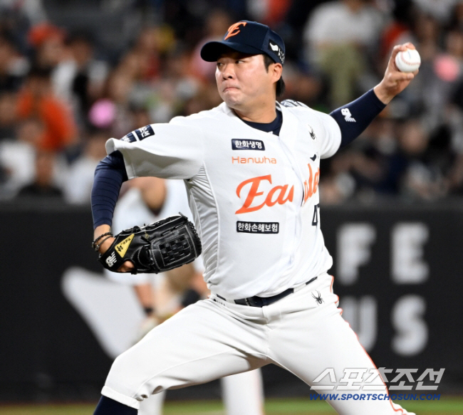 구단 역대 2위 기록 보유자, 그런데 잠잠하다?…또 한 번의 필승조 유출…