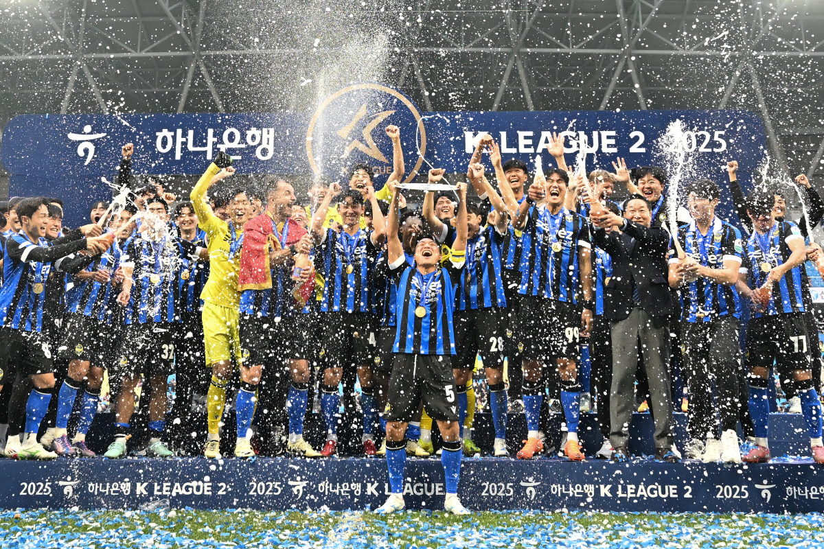 '캡틴과 함께 K리그1으로' 인천, 이명주와 연장 계약 체결..."팀 위…