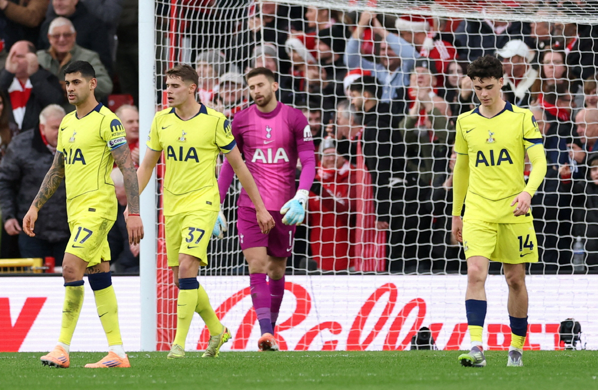 '한번 더 속아준다' 토트넘 추락 못 막는 프랭크 감독, 이사회 재신임으…