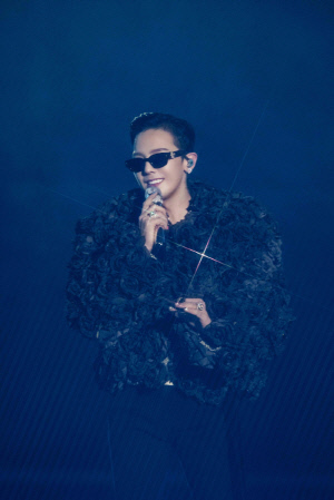 지드래곤, 82만 관객 속 월드투어 완주…'리빙 레전드' 증명하고, 빅뱅 20주년 향한다