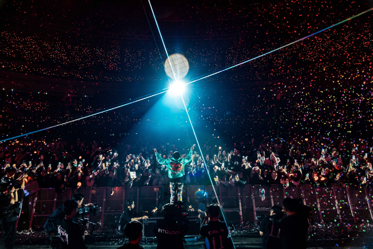 지드래곤, 82만 관객 속 월드투어 완주…'리빙 레전드' 증명하고, 빅뱅…