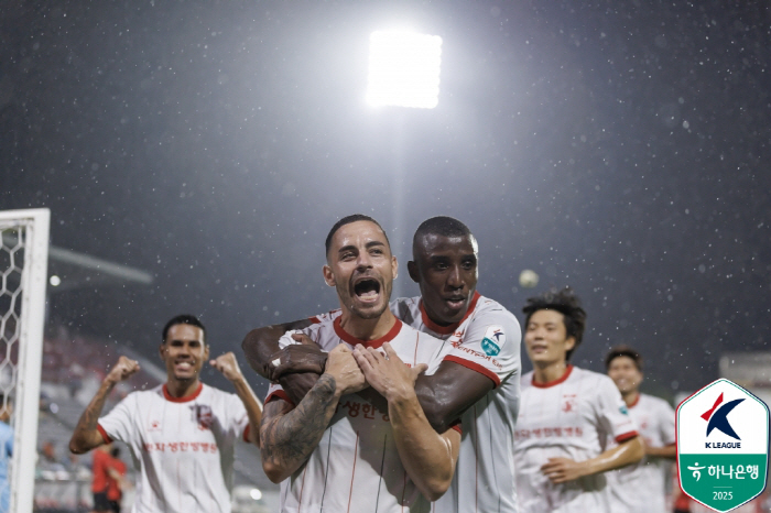 '바사니, 윌리안, 레안드로…' 유니폼 바꾸니 펄펄 날았다, 외인은 쓰기…