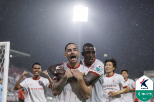 '바사니, 윌리안, 레안드로…' 유니폼 바꾸니 펄펄 날았다, 외인은 쓰기 나름