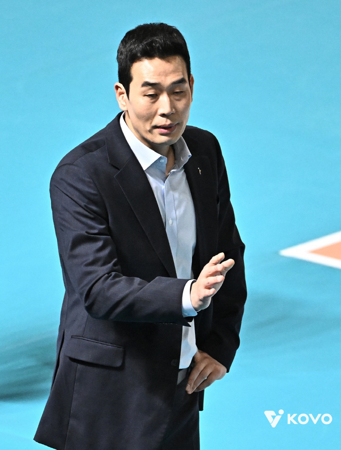 고개를 들지 못한 최하위팀 감독 "죄송하다" 반복하며 자리를 떴다[패장 코멘트]