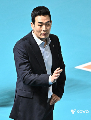 고개를 들지 못한 최하위팀 감독 