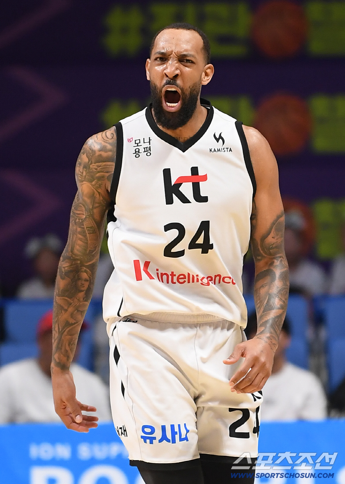 [현장인터뷰]문경은 감독 일침 "윌리엄스, 파울 뒤 심판 향해 박수…자제…