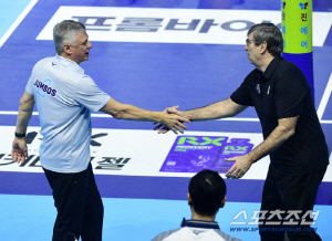 브라질-프랑스 '축구보다 낫네...' 헤난-블랑 감독 '열정 대결', 치열한 1-2위 맞대결 표정[인천현장]