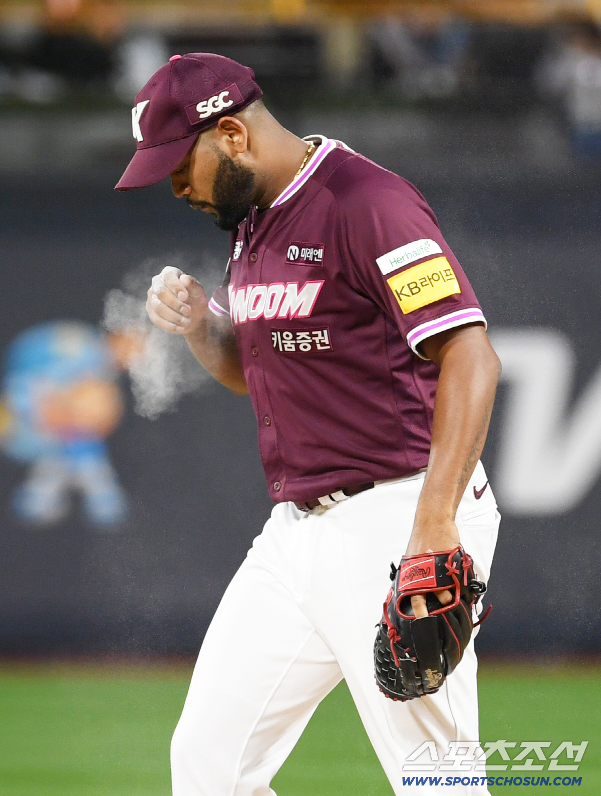 연봉 10억이나 깎였지만, 고민도 없이 도장...어려울 때 자신을 찾은 …