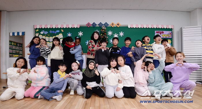 [학교체육, 대한민국 미래를 바꾼다]③'세계어' 체육으로 소통하는 문흥초, 교실 문 연 선생님의 용기가 만든 기적