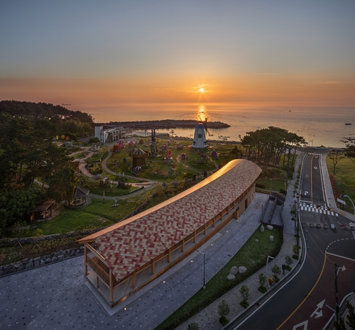 해맞이 명소 울산 간절곶의 '간절루', 국제디자인어워드 수상