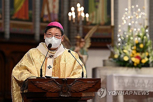 정순택 대주교 "가장 외지고 어두운 곳부터 성탄 은총 내리길"