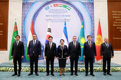 禹, 한·중앙亞 국회의장 회의 참석…우즈벡·카자흐 의장 면담