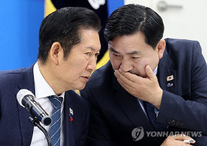 내란재판부법 손질한 與, 曺사법부 압박…