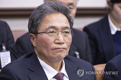 국회로 옮겨온 '이학재 논란'…"사과해야" "대통령 품격 안맞아"