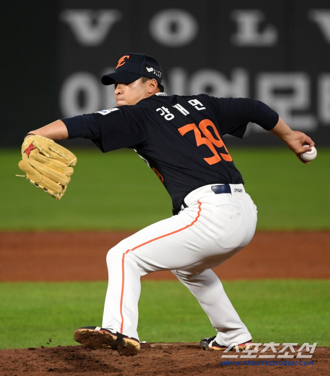 충격의 PS 탈락 그 후…에비역 잠수함의 500구↑ 절치부심 "싸울 준비…