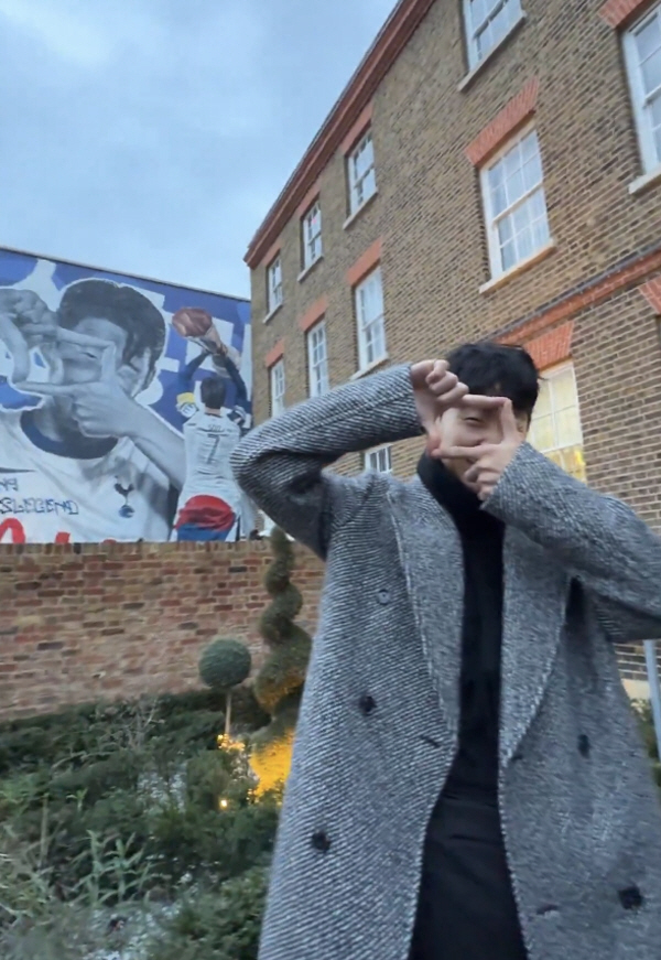 '레전드는 다르네' 토트넘의 극진한 손흥민 대우...'벽화'에 이어 작별…