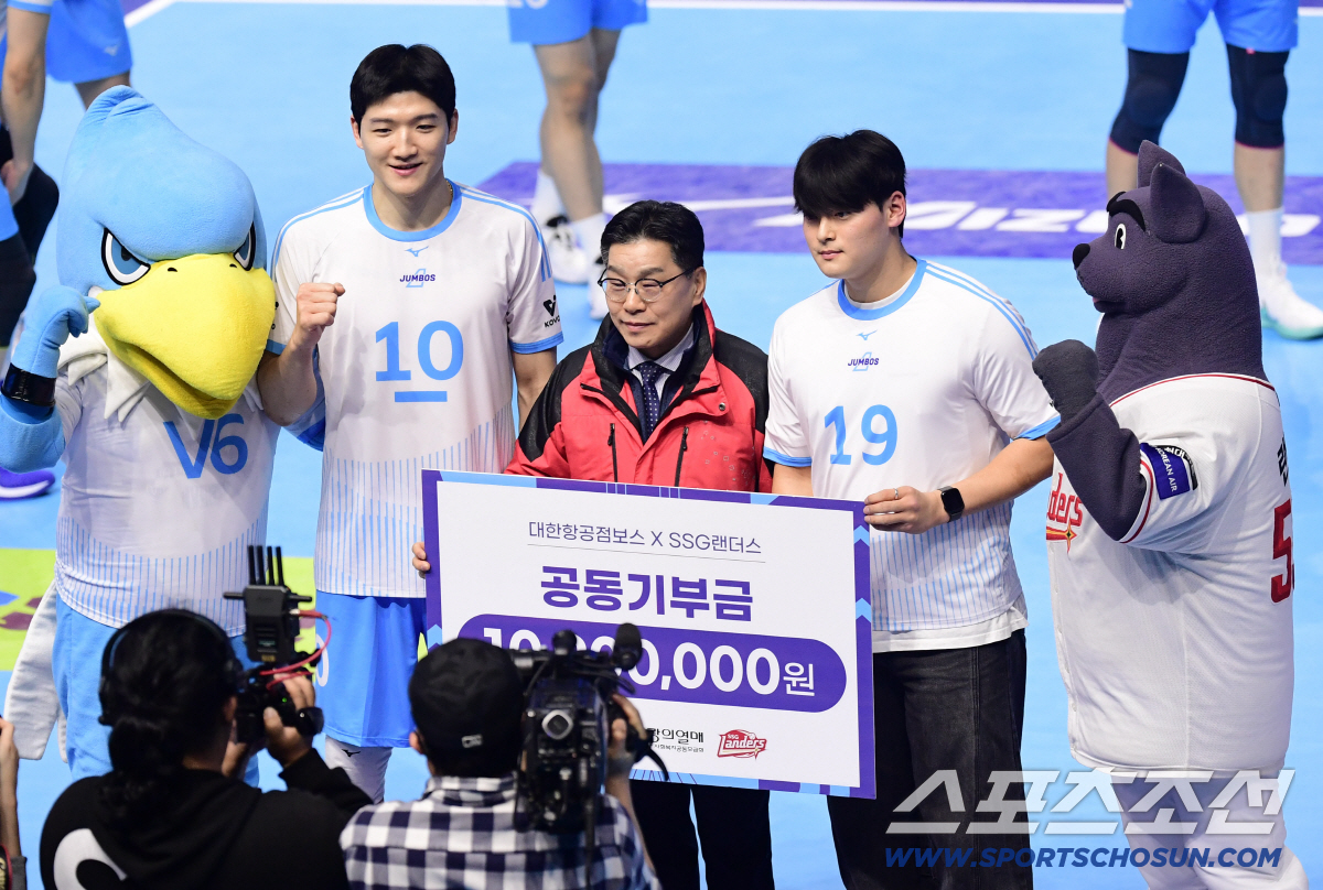 "원래 스파이크 서브 하려고 했는데…" 완벽했던 시구, 이유가 있었다? …