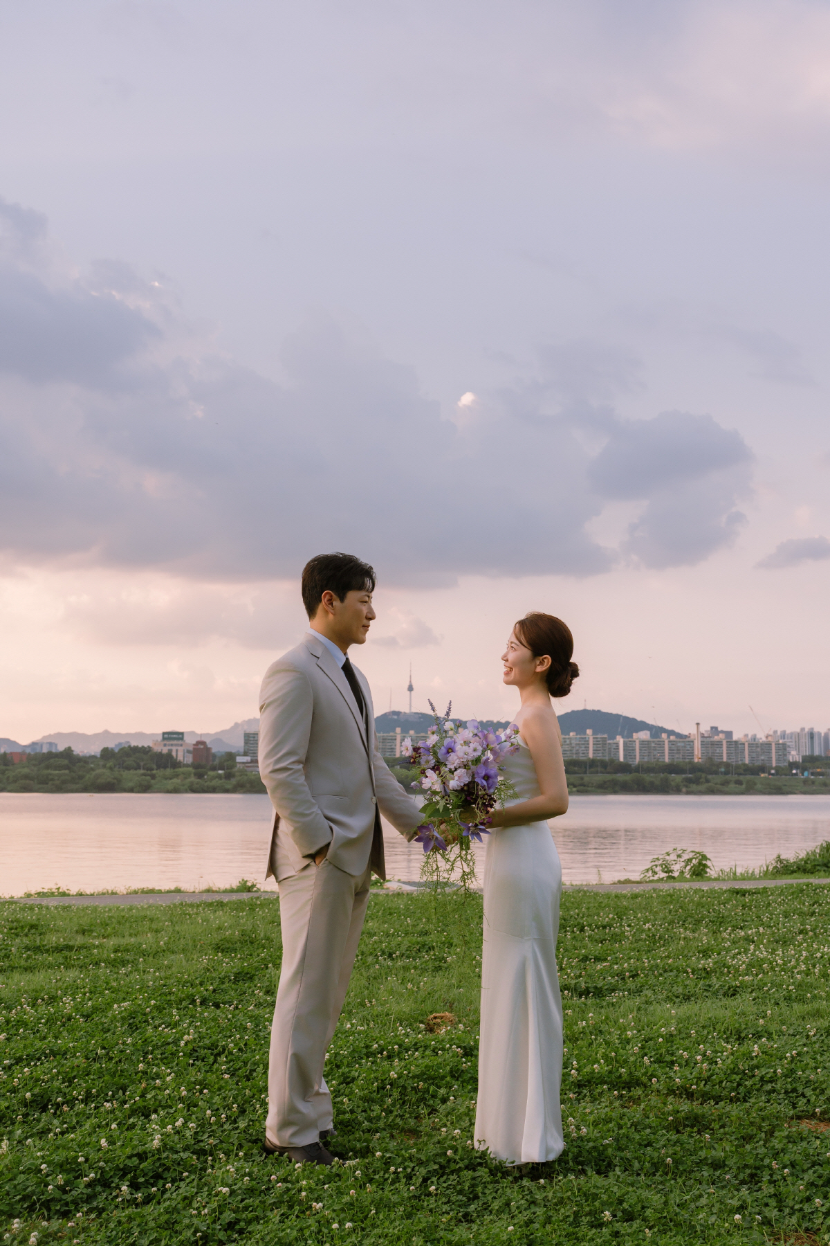 KIA 투수 김대유 결혼…박서준 코치·최유경 프로도 화촉