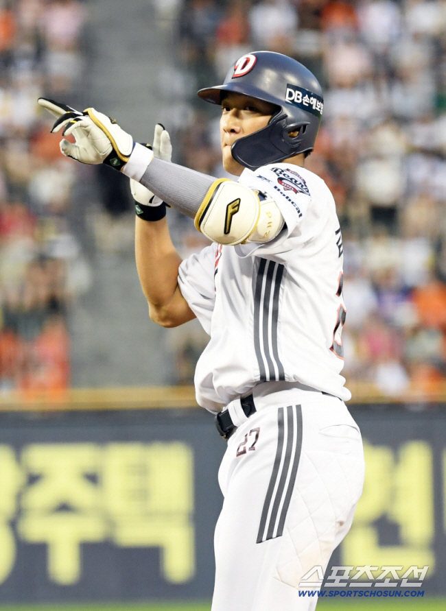 25살 절친의 충격 은퇴 선언…'통산 1할' 위기의 거포 유망주 자극제 …