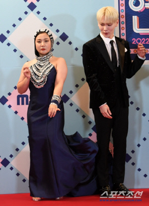 의사 면허 숨긴 '주사 이모' 때문에…키·박나래 활동 중단에 방송가 비상[SC이슈]