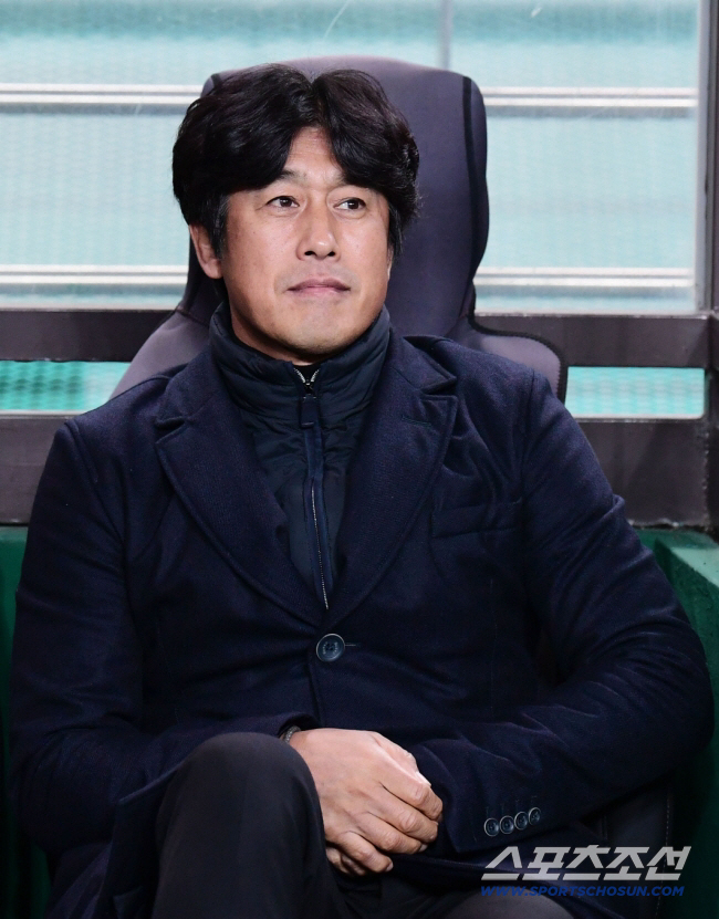 '청두의 별'이 진다, 박수 받으며 떠나는 서정원 감독…여태껏 이런 한국…