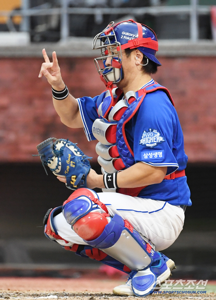 '이러다 해 넘길라' 길어지는 FA 포수 강민호 장성우 계약, 박세혁 한승택 영입과 미묘한 함수관계