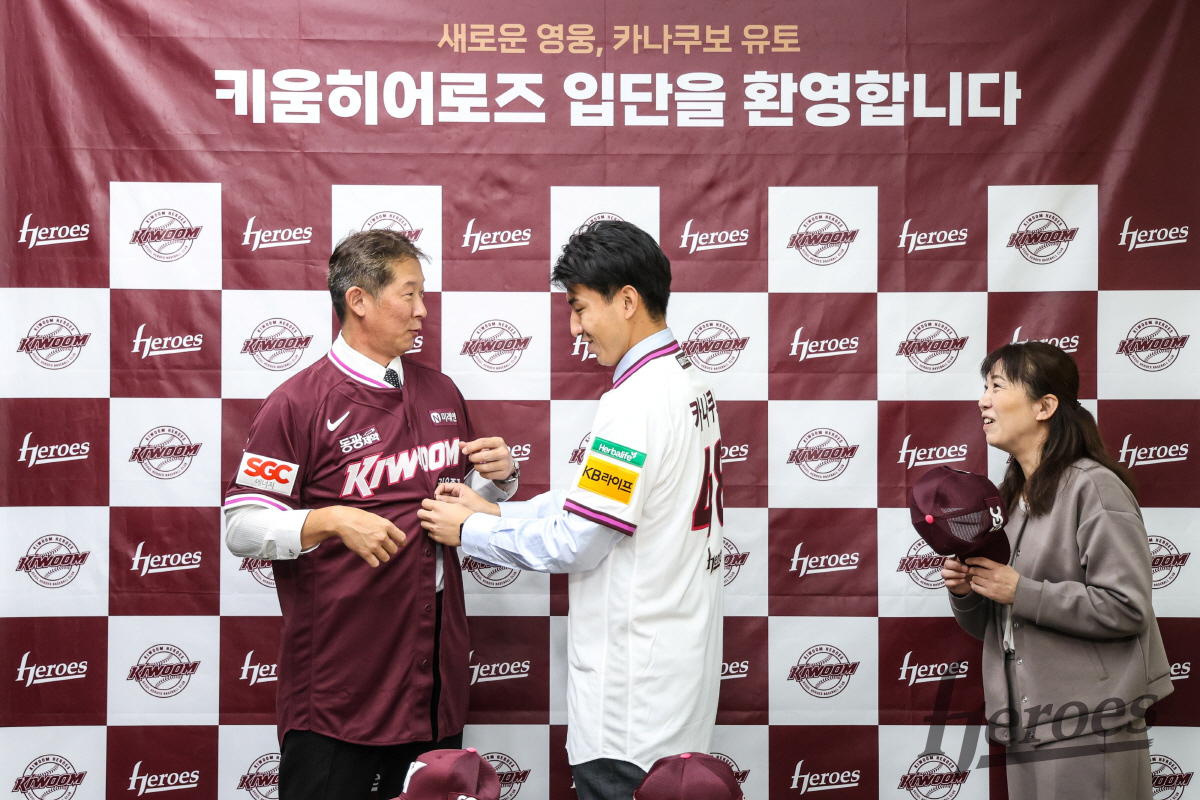 "야구만 할 수 있다면" 논란의 日 투수 부모님은, 왜 현해탄을 건너 눈…