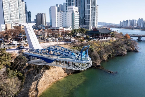 태화강 위에서 국가정원 한눈에…울산 태화루 스카이워크 준공