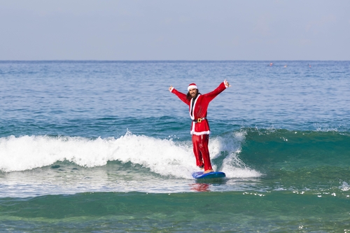 [여행소식] 이스라엘관광청, 텔아비브 해변의 산타 이미지 공개