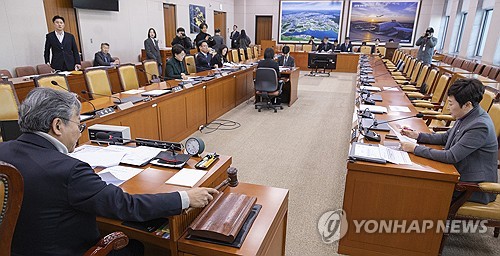'여객기참사 피해 공무원 질병휴직 불이익 방지' 법안, 소위통과