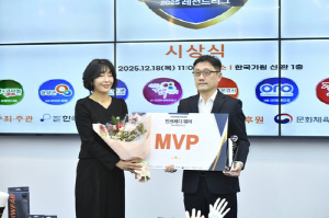 이창호 꺾고 효림 우승 이끈 최명훈, 레전드바둑리그 MVP
