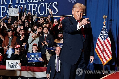 트럼프, 이번엔 시민권 대거 박탈 추진…"매월 200명 목표 하달"