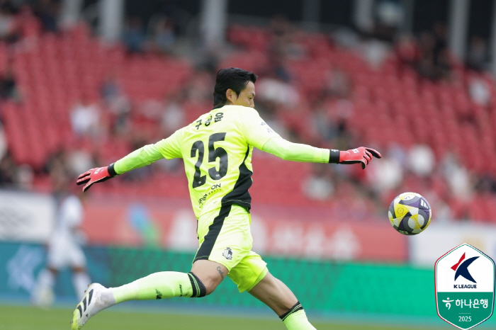 [단독]"골문 구멍부터 메운다" 김기동의 FC서울, 검증된 국대급 GK …