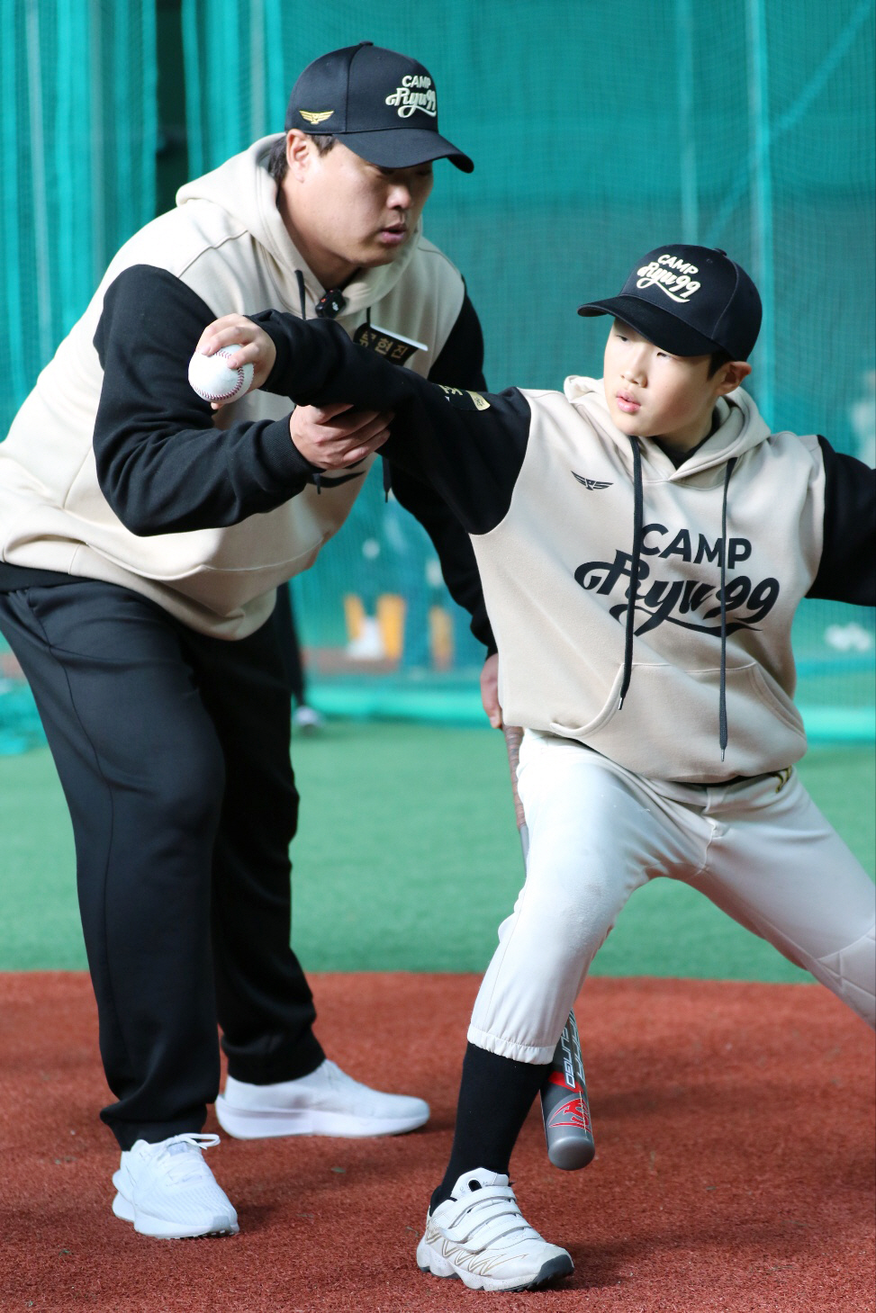 "제구력 높이려면…" 류현진이 답했다…올해로 2회째! 'CAMP RYU9…