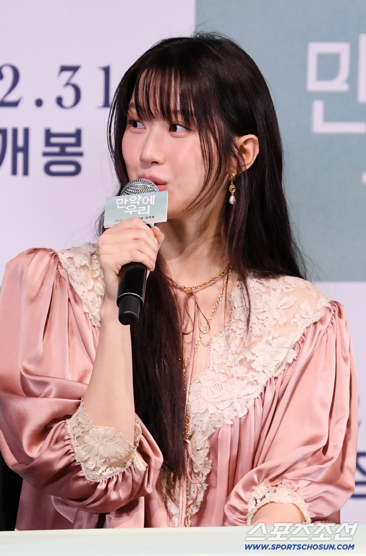 [SC현장] "가슴 말랑해져"…'14살 차' 구교환♥문가영, 이렇게 절절…