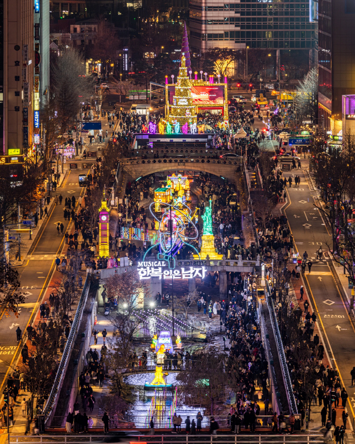 겨울밤 서울 명소 된 '청계천·우이천'…'반짝반짝' 3주도 안남았다고?