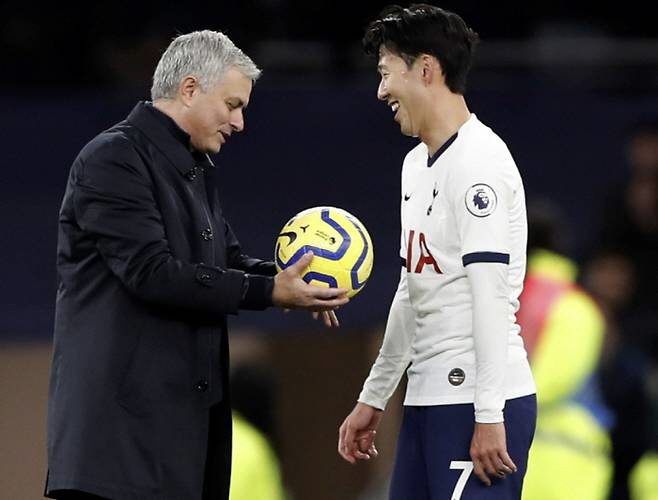 '손흥민 그토록 아끼고 챙겼던' 무리뉴, 누군가에겐 악몽 그 자체..."…