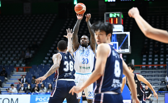 [KBL리뷰]'너한텐 질수 없지!' KCC '라건아 더비'서 가스공사에 한풀이…리그 4연승+가스공사전 3연승, 23득점 라건아 '분루'