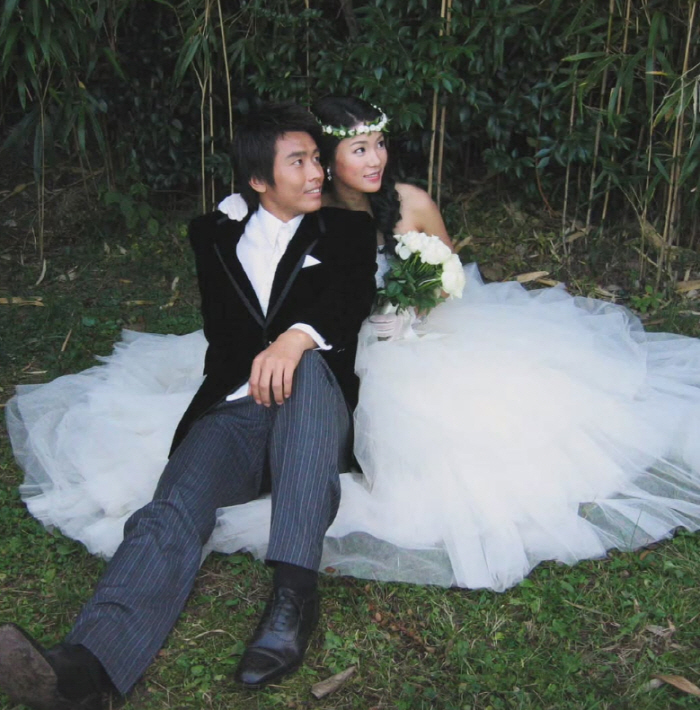 이동국♥미코 출신 아내, 결혼 20주년 리마인드 웨딩..“여전한 새신랑·…