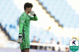 '검증된 골키퍼' 이범수, 인천 떠나 경남FC 이적 임박 '경남 변화의 시작점'[단독]