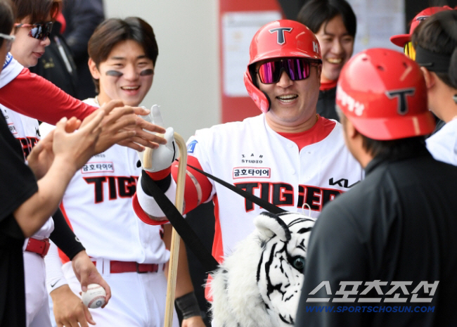 59홈런 과감히 포기, KIA 왜 감감 무소식인가…외국인 타자 잭팟 터져…