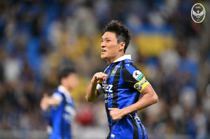 K리그1 복귀한 인천의 주장 이명주, 인하대병원에 1천만원 기부