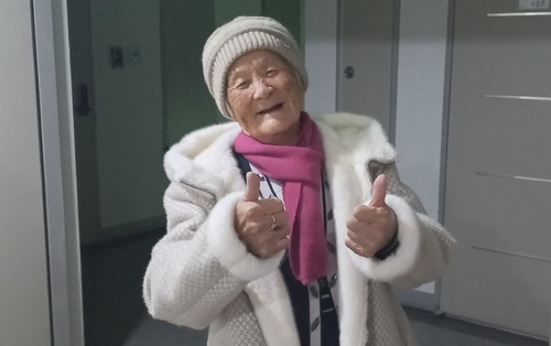 "스파시바…조국 땅에 묻힐 수 있게 해 준 정부에 감사합니다"