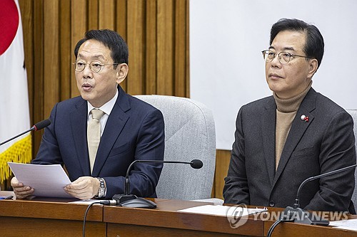 국힘 "분칠해도 위헌 명백"…與에 내란재판부법 철회 연일 압박