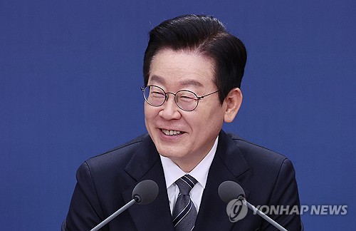 李대통령, 통일부에 "역할 중요"…외교부엔 "책잡을 게 없어"