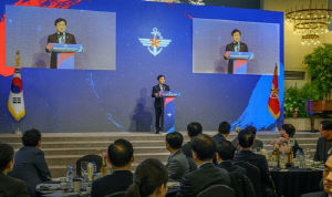 국방부 정책자문위 전체회의 개최…자문위원 100여명 위촉